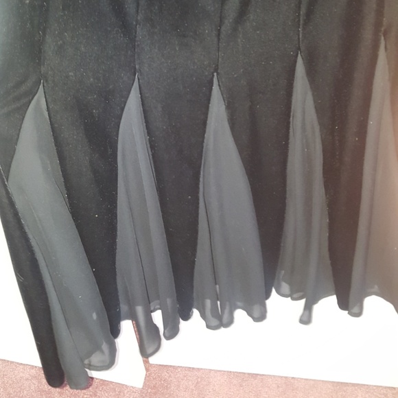 Velvet Skirt - Picture 3 of 8